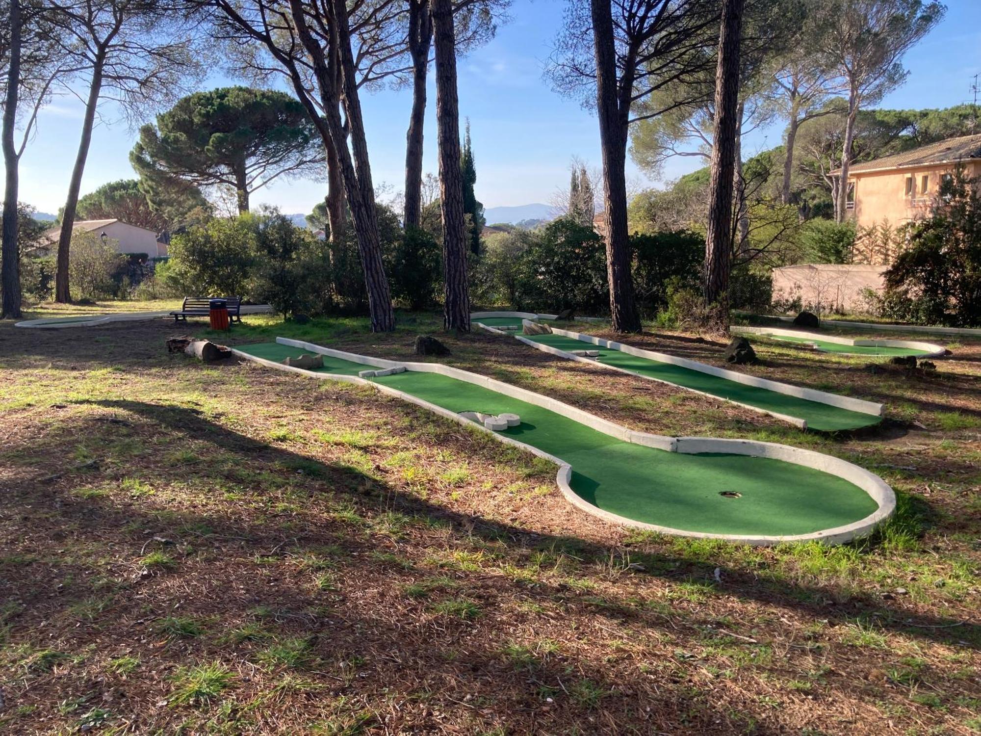 Charmant 2 Pieces Au Coeur Des Golfs De Saint Raphael Extérieur photo