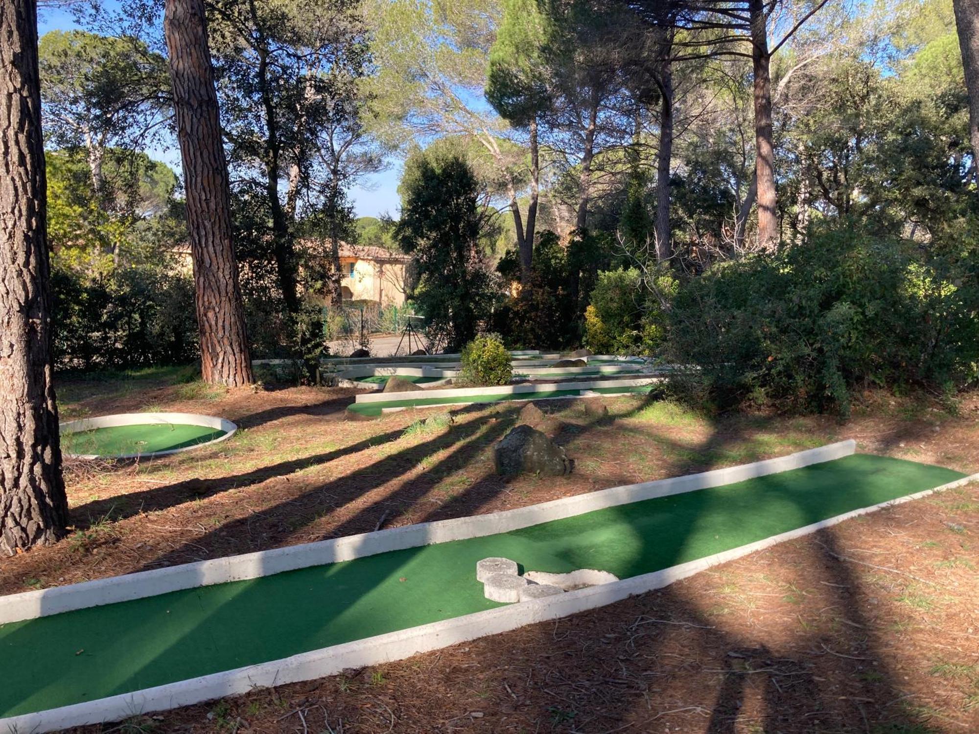 Charmant 2 Pieces Au Coeur Des Golfs De Saint Raphael Extérieur photo