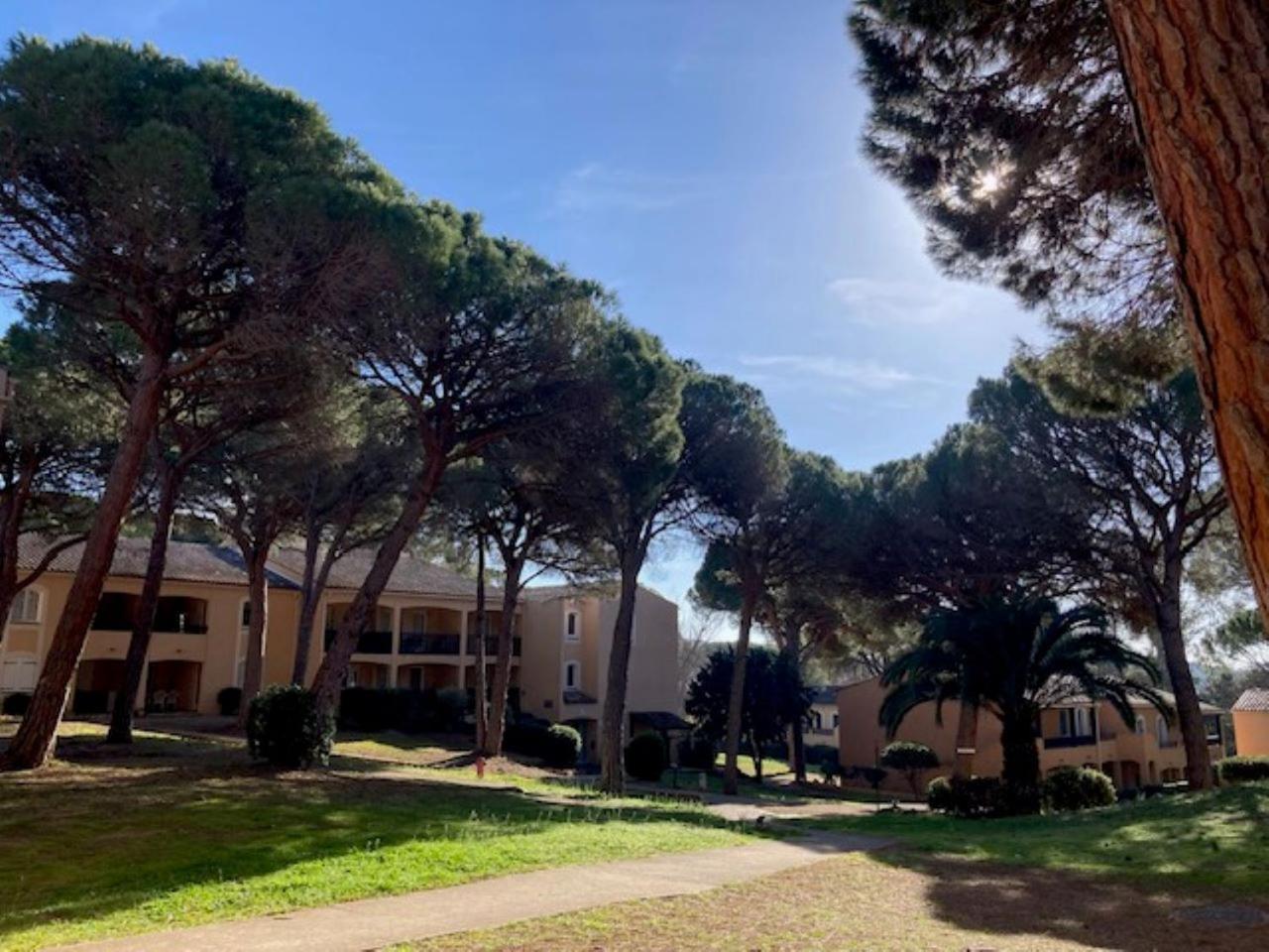 Charmant 2 Pieces Au Coeur Des Golfs De Saint Raphael Extérieur photo